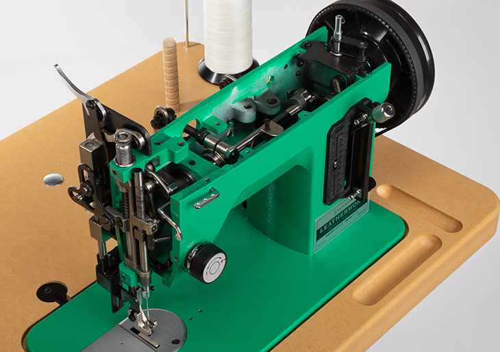 Leatherwork sewing machine all-metal robust components